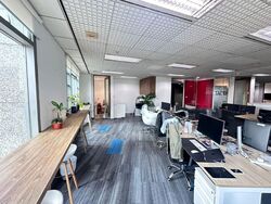 Bugis Junction (D7), Office #551231771